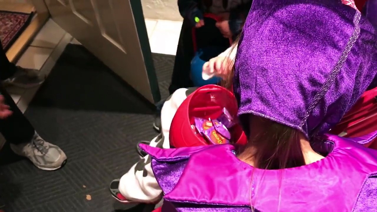 Evil Girl Maleficent, Paw Patrol Marshall & Captain America go Trick or Treating on Halloween-avCGJ51eBu0