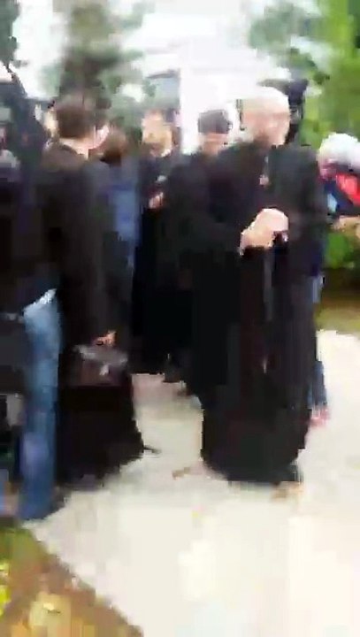 20 de preoţi l-au însoţit pe Arhiepiscopul Tomisului, IPS Teodosie, la sediul Poliţiei Judeţene Constanţa