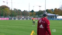 Manuel Neuer, Thomas Müller and Rafinha Show Off Skills in Training