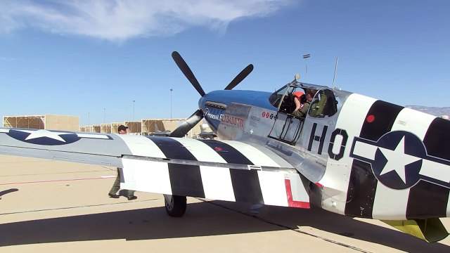 Old Propeller Planes Vs Modern Fighter Jets P-51, P-47 Fly Next to F-22, F-35 Aircraft (1)