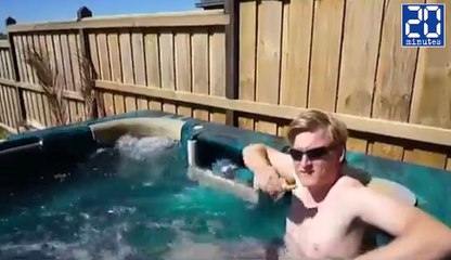 Il prend une amende pour s'être fait livrer ... une saucisse ! - Le rewind du jeudi 10 novembre 2016.