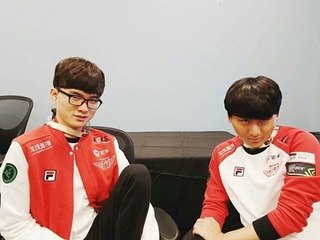 "May mắn" gặp thanh niên Dasua gank tem 20 gg, Faker cầm thần chết Karthus vẫn quỳ