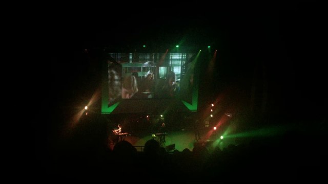 John Carpenter en concert au Grand Rex, le 9 novembre. Titre : le thème d'Halloween (1978). Crédit Video : Olivier Lubin