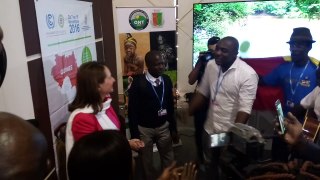 Ségolène Royal au stand de la Guinée à la COP 22 à Marrakach