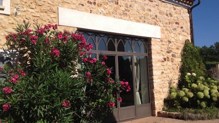 LUBERON A VENDRE Mas du XVIIIe siècle restauré 440 m² sur 1ha de terrain arboré - Proche Apt