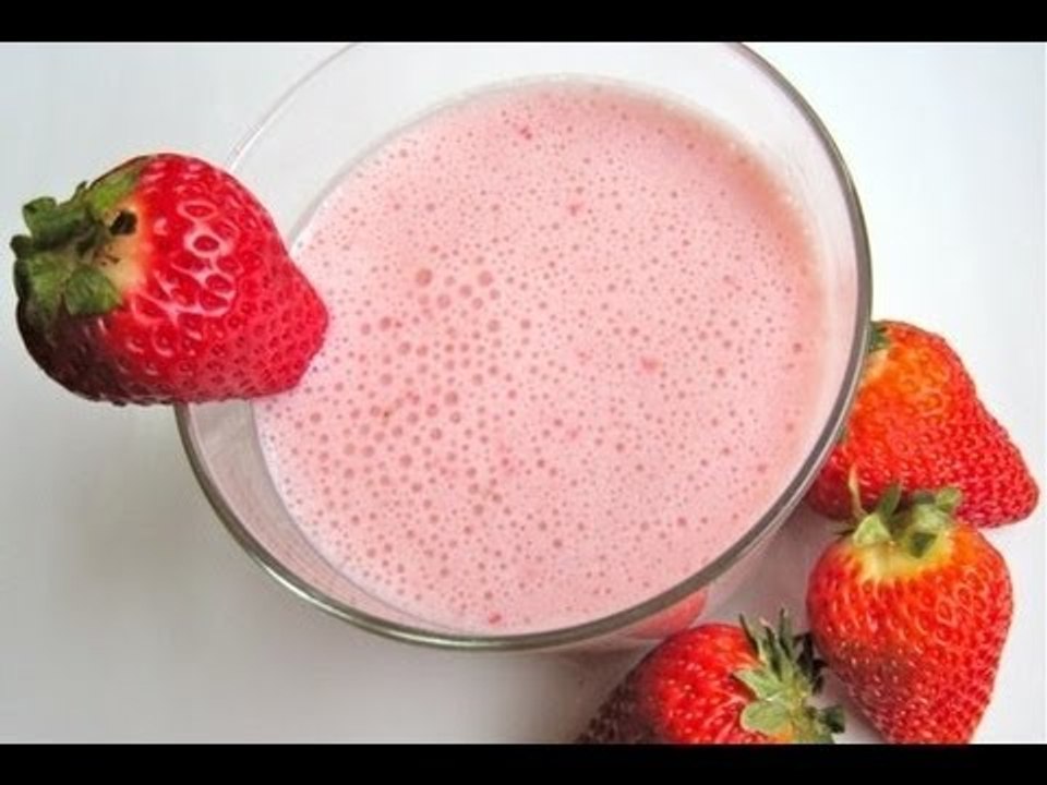 STRAWBERRY SMOOTHIE