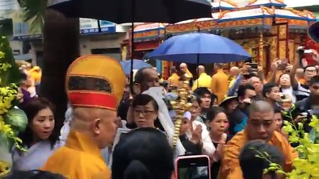 LỄ TANG NSUT ÚT BẠCH LAN P11