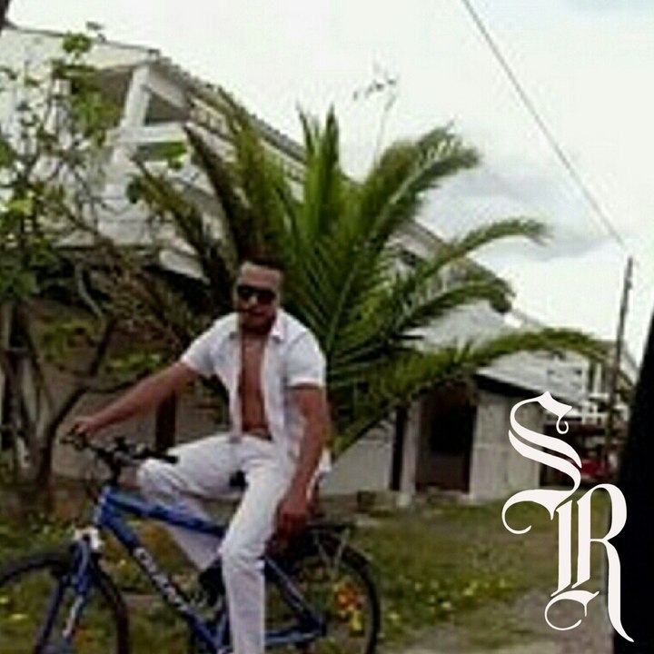 Mo The Fucker feat. Lot The Real & Sarkouzin/Naturellement-Prod-By-Squat-Records-2016 (Clip Officiel)