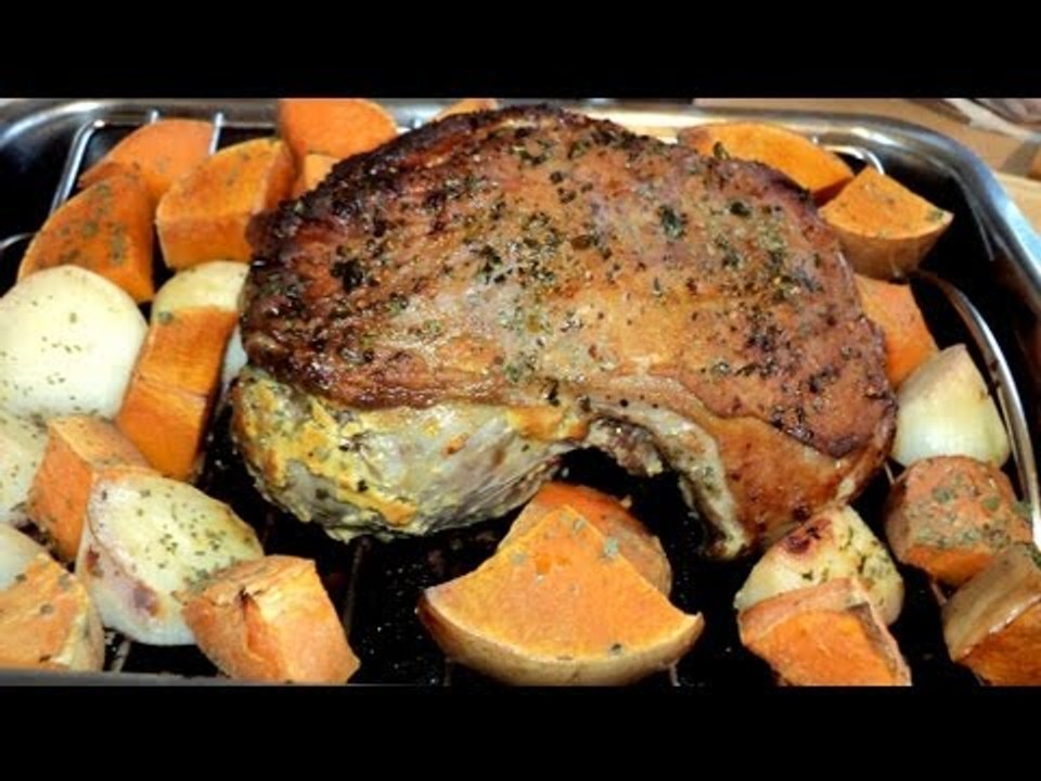 SUCCULENT LAMB ROAST WITH VEGGIES