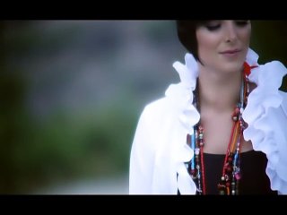 Özlem Özdil-Dere Kenarında Taş Ben Olaydım
