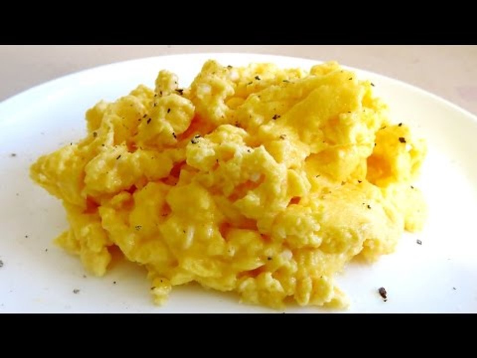 CHEESY SCRAMBLED EGGS RECIPE