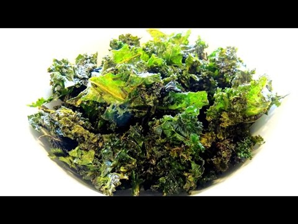HOW TO MAKE KALE CHIPS