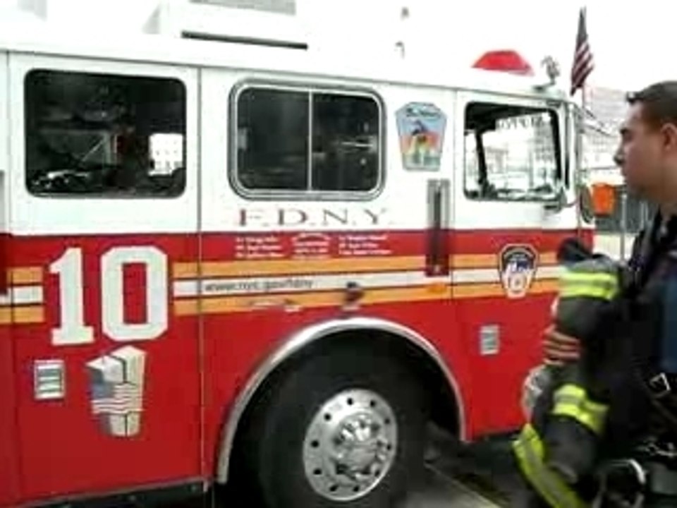 Manoeuvre de camion de pompiers - Caserne 10