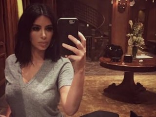 Ladies, Why You Need To STOP Hating On Selfies!