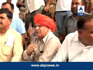 BJP workers protest against government in Jammu