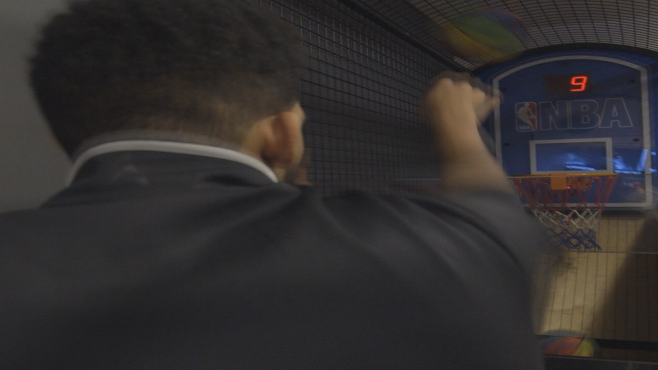 Karl-Anthony Towns Sets NBA Store Pop-A-Shot Record - PAL