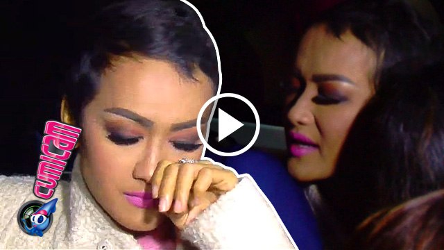 Jupe Nangis dalam Pelukan Fans - Cumicam 11 November 2016