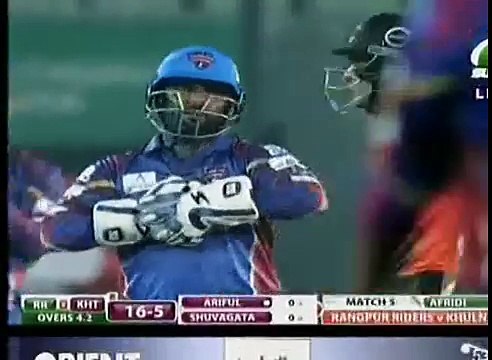 Shahid Afridi 4 Wickets vs Khulna Titans BPL 2016 - cricketfans