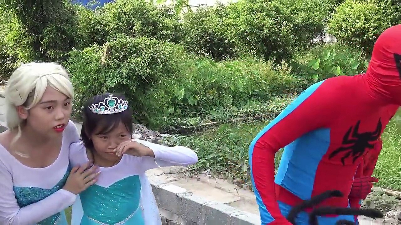 Frozen Elsa vs Spiderman DEAD FLOATING pink Spider Family fun superhero in real life