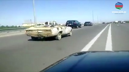 Hava limanı yolunda qəribə avtomobil