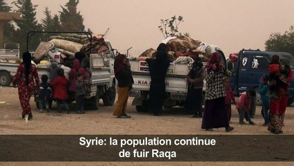 Des centaines de Syriens continuent de fuir Raqa