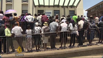 Cash crisis hits Zimbabwe