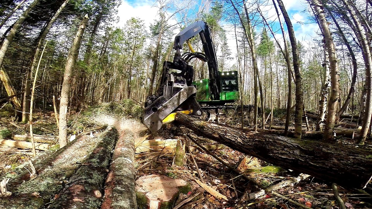 AFM 75 White Line - John Deere Canada