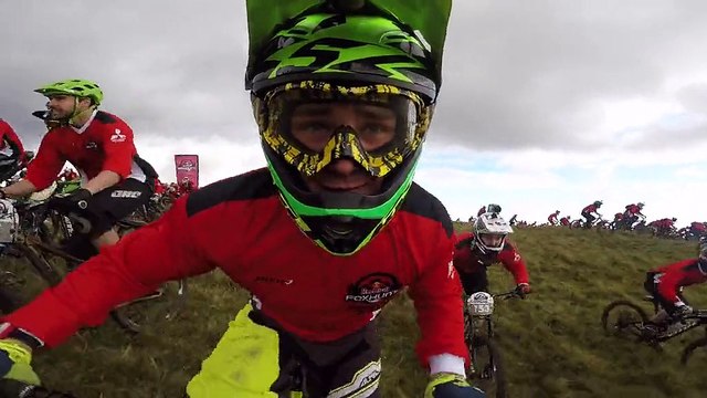 Gee Atherton VS 400 Mountain Bikers | Red Bull Fox Hunt 2016