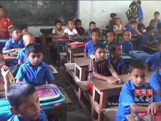 শিক্ষক সংকটে দপ্তরি দিয়ে পাঠদান