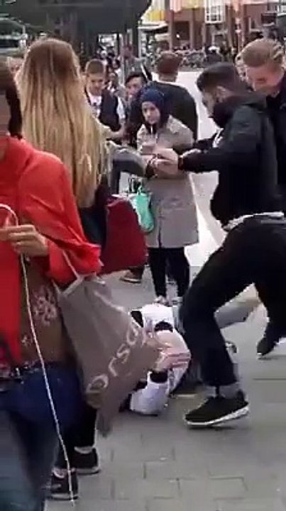Ausländer verprügeln Deutsche