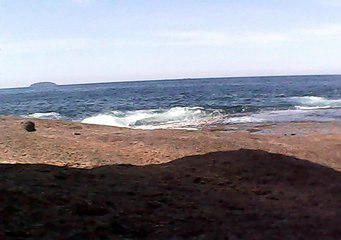 Laje da ilha do Prumirim, Litoral Norte de Ubatuba, SP, Brasil, ondas . mares e rochedos, novembro azul, turismo de contemplação, barcos e mares.