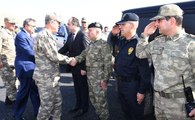 Genelkurmay Başkanı Akar, Şırnak ve Cizre'deki Birliklerde İncelemelerde Bulundu