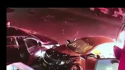 La voiture d'un chauffard s'embrase après une course-poursuite avec la police