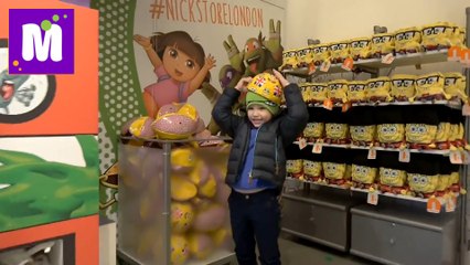 Макс идёт в школу в Лондоне собеседование Ищем костюмы Герои в Максах в Дисней и в Nickelodeon Store 2016 новое видео