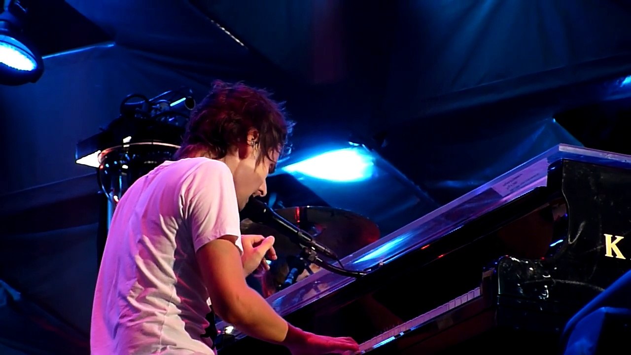 Muse - I Belong to You, Stade de Suisse, 06/02/2010