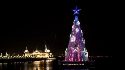 Victorian City Kicks Off Festive Season With Floating Christmas Tree