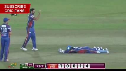Shahid Afridi funny gesture with Shahzad, BPL 2016