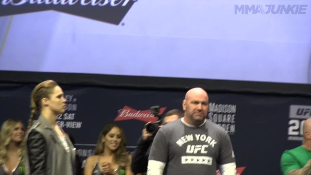 Amanda Nunes, Ronda Rousey face-off in New York to close UFC 205 weigh-ins