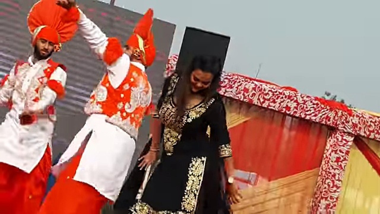 Powerfull Performance - Bhangra Girl - Phulkari - 2017 RASHID GORSI