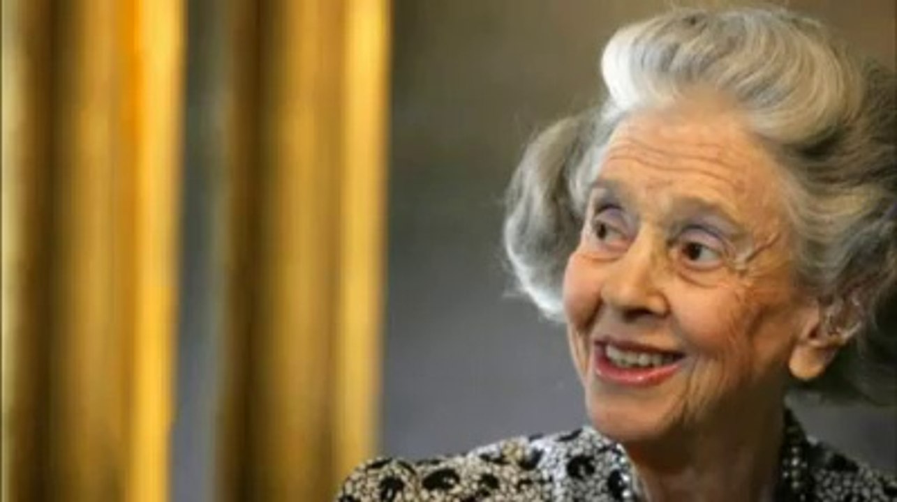 pouquoi paye des txes madames la Reine mais elle et la royauté toujours toutes les portes grande ouverte et les grosse fortune sont bien con