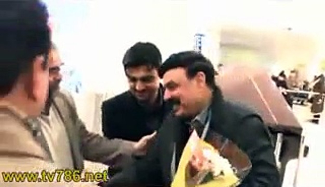 What People Did With Sheikh Rasheed At London Airport