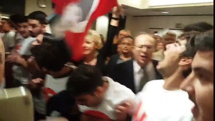 Ermeni Öğrenciler'in ABD'de Atatürk Sunumunu Basması