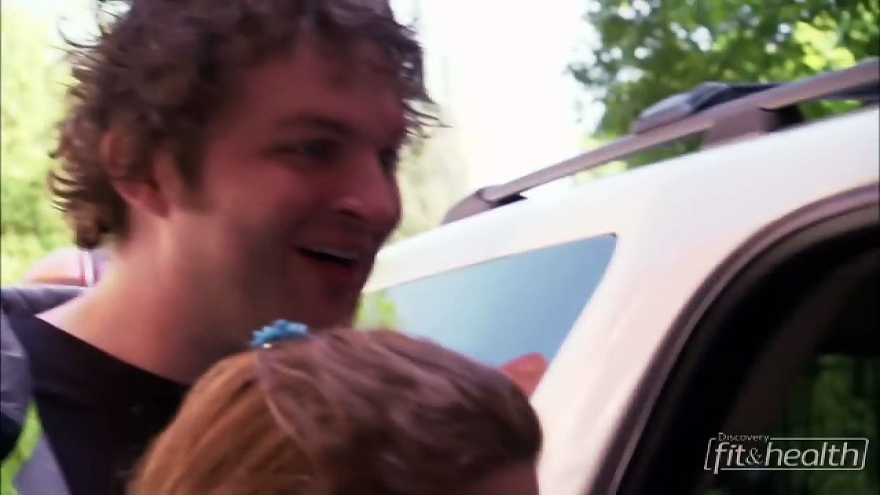 Elle accouche de leur premier bébé, quand son mari lui dit ça, elle lui fout un coup de poing au visage!