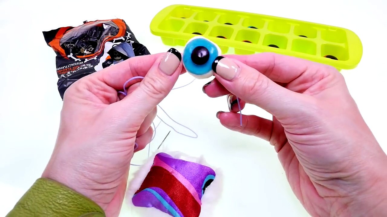 Brazalete de Susto Para Halloween  Haz tus Propios Brazaletes Comestibles con Gomitas de Dulce