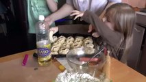 Мама готовит беляши с мясом : Рецепт : Папа и дети пробуют Семья от Эдгара new