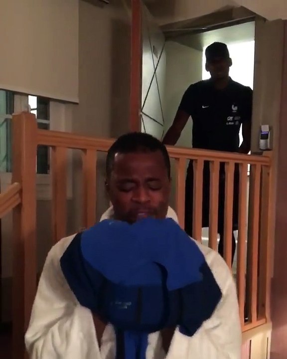 Patrice Evra et Paul Pogba fêtent la victoire par un duo chantant et dansant