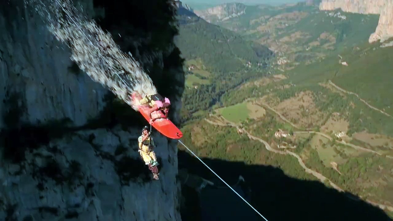 Surfing on a Highline Basejump