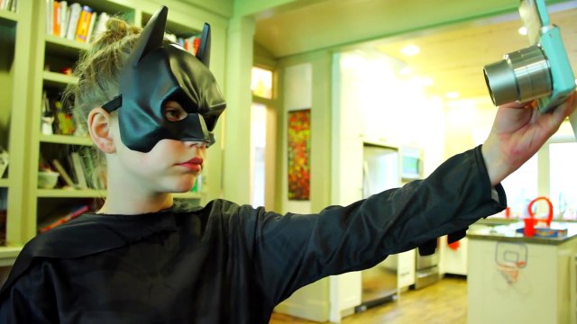 SuperHeroKids vs 100,000 kids w/ Batman, Spiderman, Supergirl, Pink Girlpool fun in real life comics