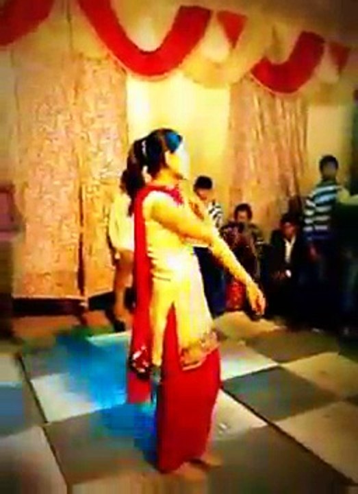 INDIAN GIRL FUNNY DANCE ✌✌