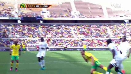 Un arbitre invente un penalty pendant le match Afrique du Sud VS Sénégal